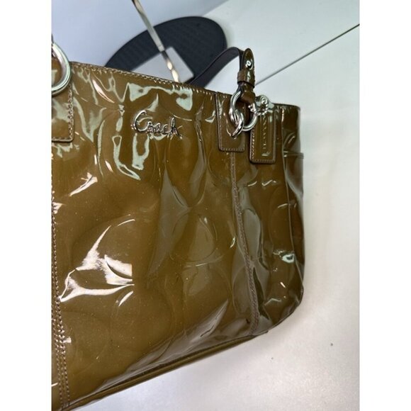 COACH Patent Leather Embossed Shoulder Bag # F17728 Green - Picture 5 of 12